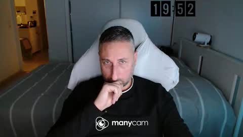 mrdr0o0o online show from 11/22/25, 06:51