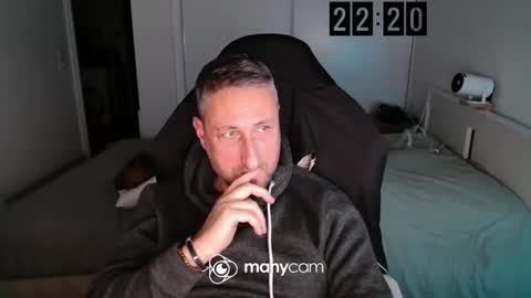 mrdr0o0o online show from 12/14/25, 09:19