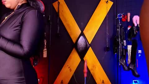 Snapshot of mrebonybdsm chatting on 09/23/25, 01:58 mrebonybdsm online show from 09/23/25, 01:58