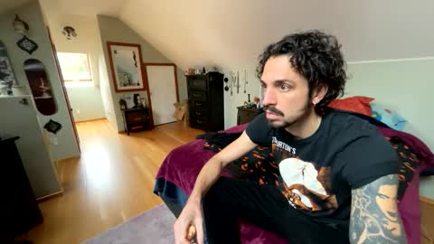 Snapshot of mrfanceypants chatting on 11/18/25, 07:51 mrfanceypants online show from 11/18/25, 07:51