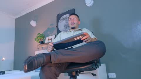 Mr Fox online show from 11/21/25, 07:56