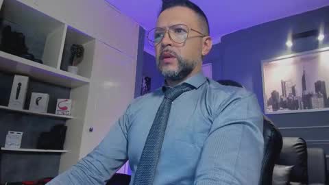 Snapshot of mrfrank_tattoo chatting on 11/01/25, 10:39 MrFrank. online show from 11/01/25, 10:39