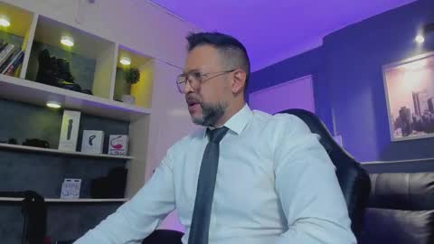 Snapshot of mrfrank_tattoo chatting on 11/14/25, 11:20 MrFrank. online show from 11/14/25, 11:20