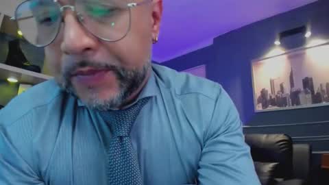 Snapshot of mrfrank_tattoo chatting on 11/24/25, 01:44 MrFrank. online show from 11/24/25, 01:44