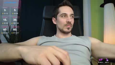 Snapshot of mrgreeneyes01 chatting on 02/27/25, 03:26 juan luis online show from 02/27/25, 03:26