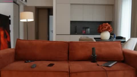 Snapshot of mrgreeneyes01 chatting on 11/13/25, 08:13 juan luis online show from 11/13/25, 08:13