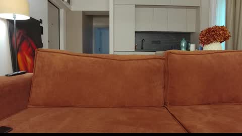 Snapshot of mrgreeneyes01 chatting on 11/27/25, 07:10 juan luis online show from 11/27/25, 07:10