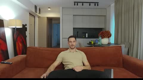 Snapshot of mrgreeneyes01 chatting on 11/28/25, 11:46 juan luis online show from 11/28/25, 11:46