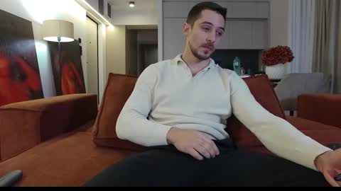 Snapshot of mrgreeneyes01 chatting on 12/04/25, 02:48 juan luis online show from 12/04/25, 02:48