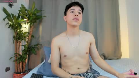 Snapshot of mrhot_night chatting on 05/12/26, 11:18 Bastian online show from 05/12/26, 11:18