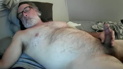 Snapshot of mrjames59 chatting on 11/18/25, 02:06 mrjames59 online show from 11/18/25, 02:06