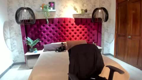 mrjustin_ online show from 10/24/25, 08:49