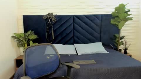 mrjustin_ online show from 10/30/25, 09:04