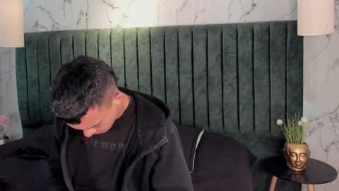 Snapshot of mrjustin_ chatting on 11/09/25, 07:45 mrjustin_ online show from 11/09/25, 07:45