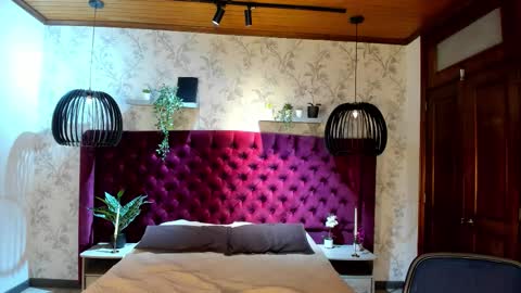 Snapshot of mrjustin_ chatting on 11/30/25, 07:40 mrjustin_ online show from 11/30/25, 07:40