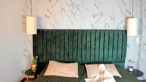 Snapshot of mrjustin_ chatting on 12/01/25, 07:52 mrjustin_ online show from 12/01/25, 07:52