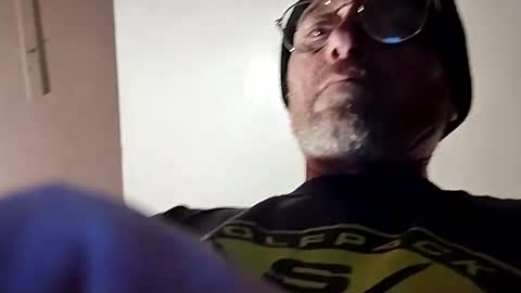 Snapshot of mrnmrsfucks4u2 chatting on 01/10/25, 01:53 Mrnmrsfucks4u2 online show from 01/10/25, 01:53