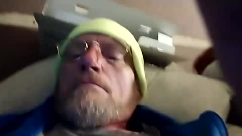 Snapshot of mrnmrsfucks4u2 chatting on 02/25/25, 01:09 Mrnmrsfucks4u2 online show from 02/25/25, 01:09