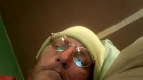 Snapshot of mrnmrsfucks4u2 chatting on 03/06/25, 11:20 Mrnmrsfucks4u2 online show from 03/06/25, 11:20
