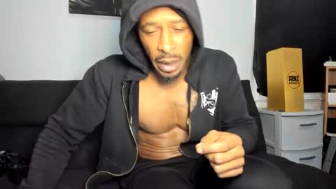 Snapshot of mromg007 chatting on 01/10/25, 02:57 mromg007 online show from 01/10/25, 02:57