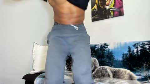 Snapshot of mromg007 chatting on 02/07/25, 02:04 mromg007 online show from 02/07/25, 02:04