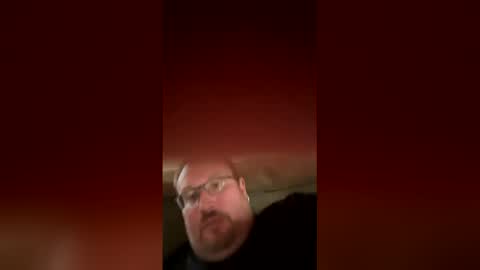 Snapshot of mrosenth81 chatting on 06/06/26, 12:21 mrosenth81 online show from 06/06/26, 12:21