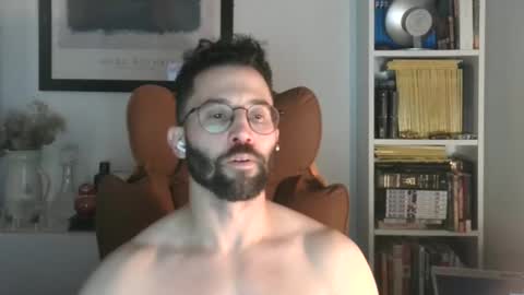 Snapshot of mrqatnight chatting on 12/16/25, 03:17 mrqatnight online show from 12/16/25, 03:17