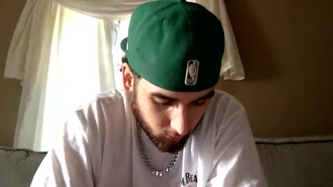 Snapshot of mrr_luxxe chatting on 10/25/25, 01:40 mrr_luxxe online show from 10/25/25, 01:40
