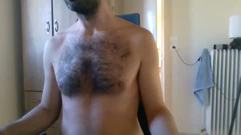 Snapshot of mrralph__90 chatting on 05/06/26, 02:00 Mrralph online show from 05/06/26, 02:00