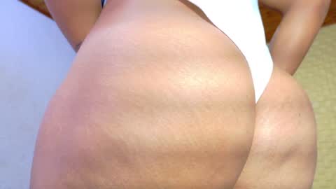 Snapshot of mrs_buttocks chatting on 02/01/25, 01:20 mrs_buttocks online show from 02/01/25, 01:20
