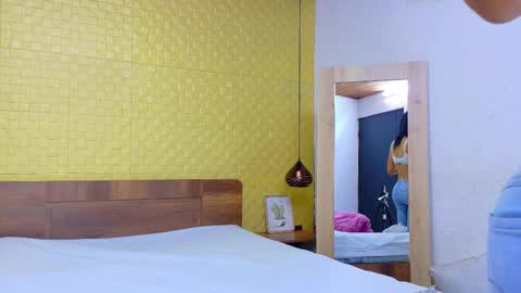 Snapshot of mrs_buttocks chatting on 02/22/25, 01:46 mrs_buttocks online show from 02/22/25, 01:46