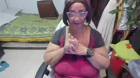 mrs_mommy online show from 02/18/25, 06:47