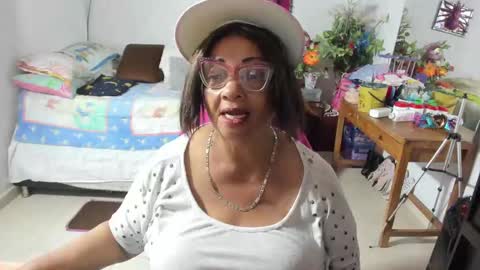 mrs_mommy online show from 10/03/25, 07:55