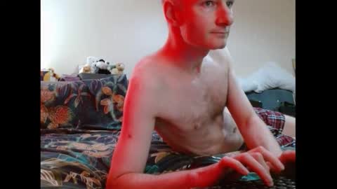 Snapshot of mrs_velvet_vixen_and_mr_stud chatting on 10/28/25, 08:29 Mrs Velvet Vixen online show from 10/28/25, 08:29