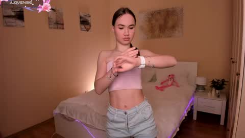 Snapshot of mrs_youwant chatting on 03/23/26, 12:53 Mia online show from 03/23/26, 12:53