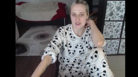 Snapshot of mrsluck chatting on 09/22/25, 10:50 Sasha online show from 09/22/25, 10:50