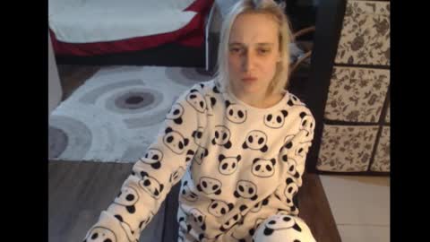 Snapshot of mrsluck chatting on 09/28/25, 08:14 Sasha online show from 09/28/25, 08:14