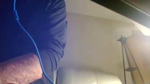 Snapshot of mrtease5 chatting on 10/17/25, 07:00 mrtease5 online show from 10/17/25, 07:00
