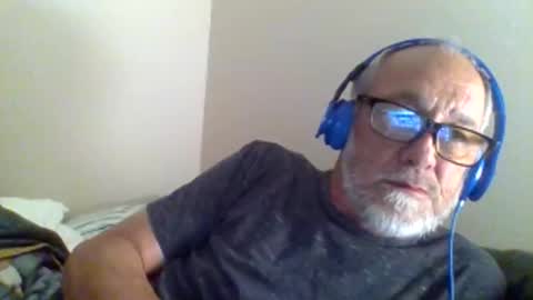 Snapshot of mrtease5 chatting on 06/02/26, 03:30 mrtease5 online show from 06/02/26, 03:30