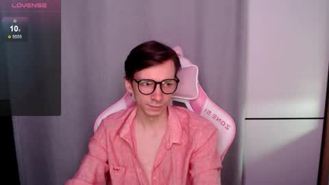 Snapshot of mrv1rginvibes chatting on 12/16/25, 10:20 Shy Boy online show from 12/16/25, 10:20