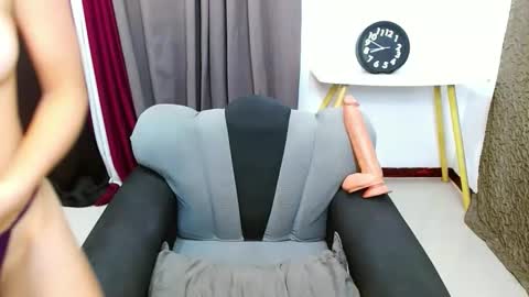 Snapshot of ms_allisonx chatting on 10/15/25, 08:03 Allison online show from 10/15/25, 08:03