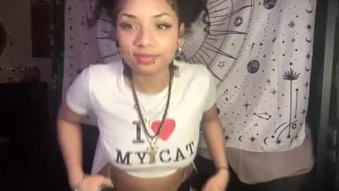 Bunniee online show from 03/08/25, 01:50