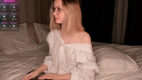 Elizabeth online show from 12/08/24, 06:06