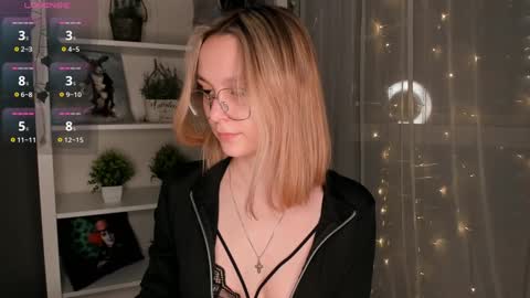 Elizabeth online show from 02/07/25, 07:06