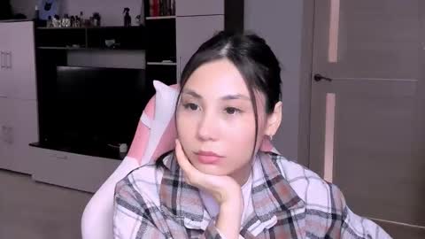 Snapshot of ms_emily_ chatting on 03/06/26, 12:01 ms_emily_ online show from 03/06/26, 12:01