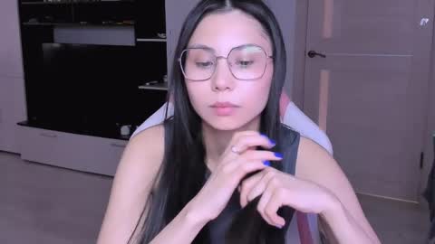 Snapshot of ms_emily_ chatting on 03/26/26, 02:00 ms_emily_ online show from 03/26/26, 02:00
