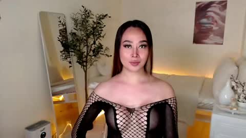 Snapshot of ms_lhaydeebunny chatting on 05/17/26, 01:18 Evon online show from 05/17/26, 01:18