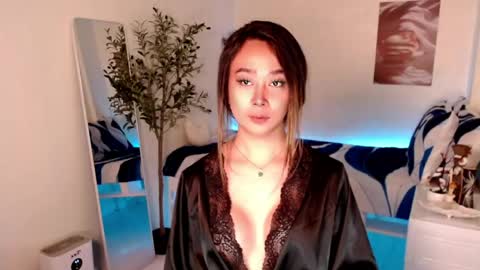 Snapshot of ms_lhaydeebunny chatting on 06/03/26, 03:42 Evon online show from 06/03/26, 03:42