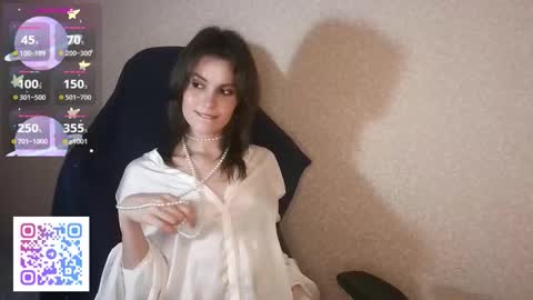 ms_mellilove online show from 10/24/25, 06:15