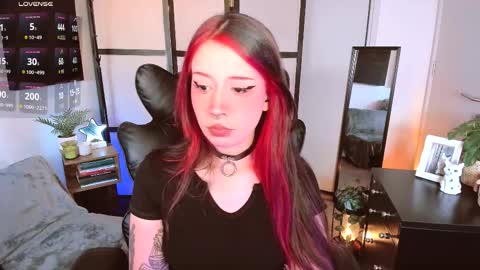 Snapshot of ms_nekoneko chatting on 11/30/25, 08:24 schedule monday tuesday wednesday thursday - sunday online show from 11/30/25, 08:24